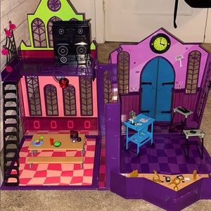 Monster high doll house